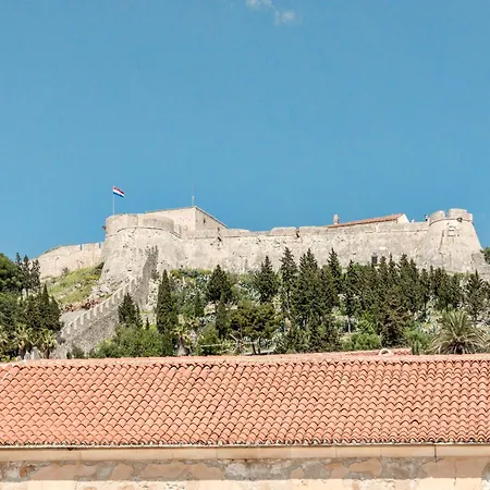 Tudor Χβαρ