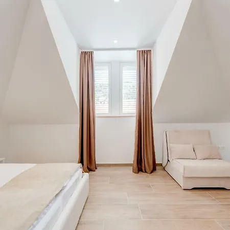 Tudor Appartement *